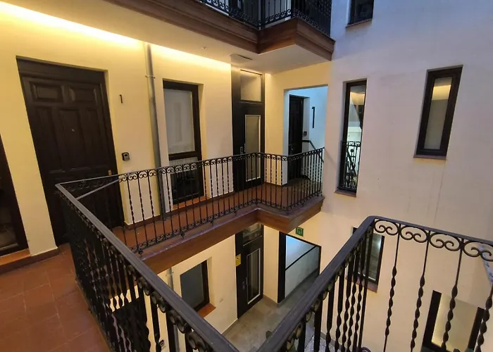 Collection Latina - Apartamentos Únicos en el Barrio Más Auténtico